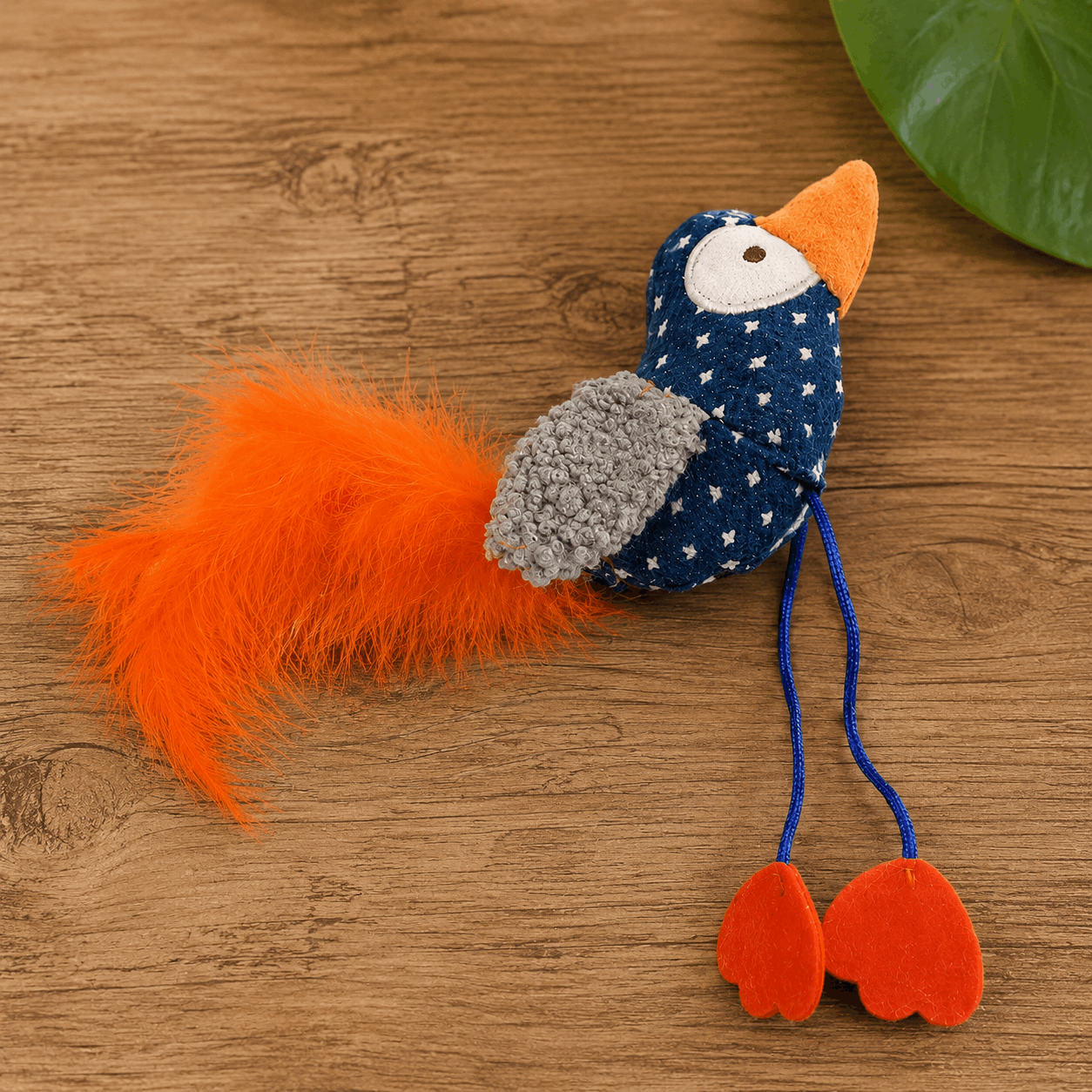 Jouet oiseau avec plumes et herbe à chat pour chat - 11 cm - Boutique Aux Trois Pattes