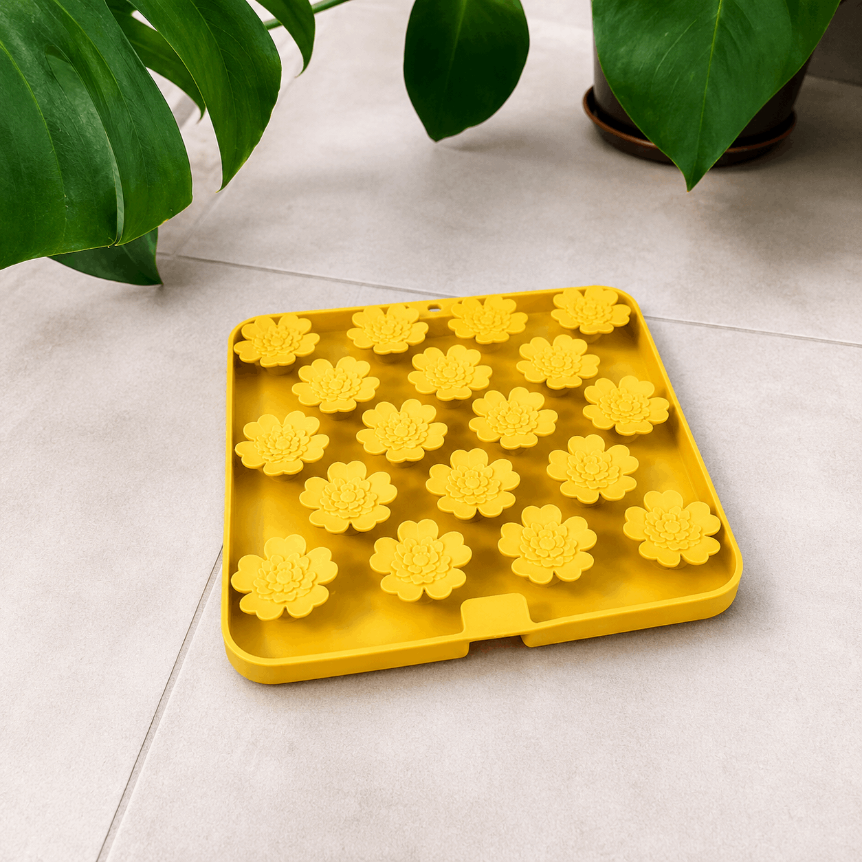 Tapis de fouille en silicone pour chat et chien – 20 x 20 cm - Boutique Aux Trois Pattes