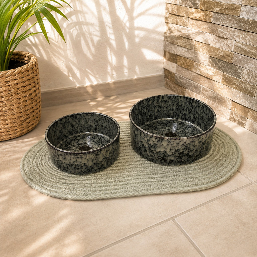 Tapis de gamelle absorbant pour chien et chat – Crumb Catcher Vert - Boutique Aux Trois Pattes