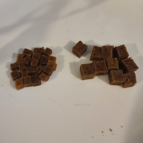 Friandises d’éducation pour chien – Cubes de poulet 300 g - Boutique Aux Trois Pattes