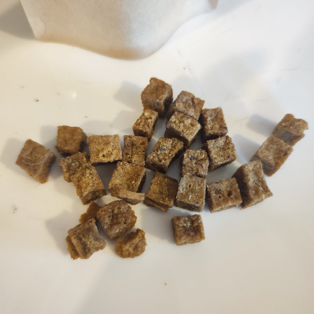 Friandises d'éducation pour chien – Cubes de bœuf 300 g - Boutique Aux Trois Pattes