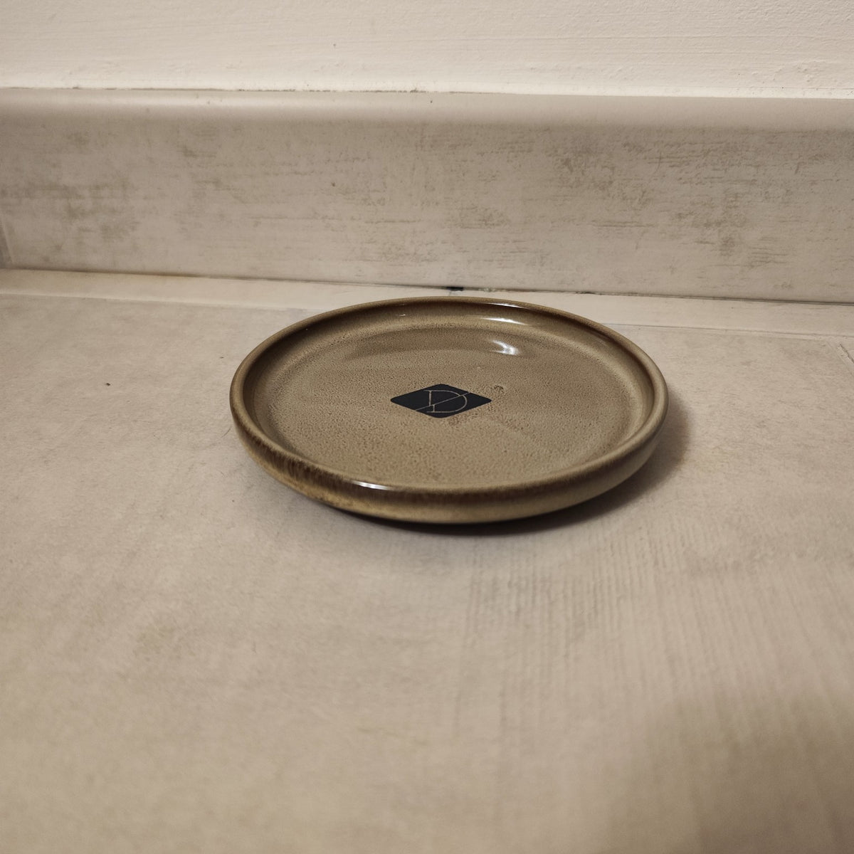 Gamelle basse en céramique Sable pour chat