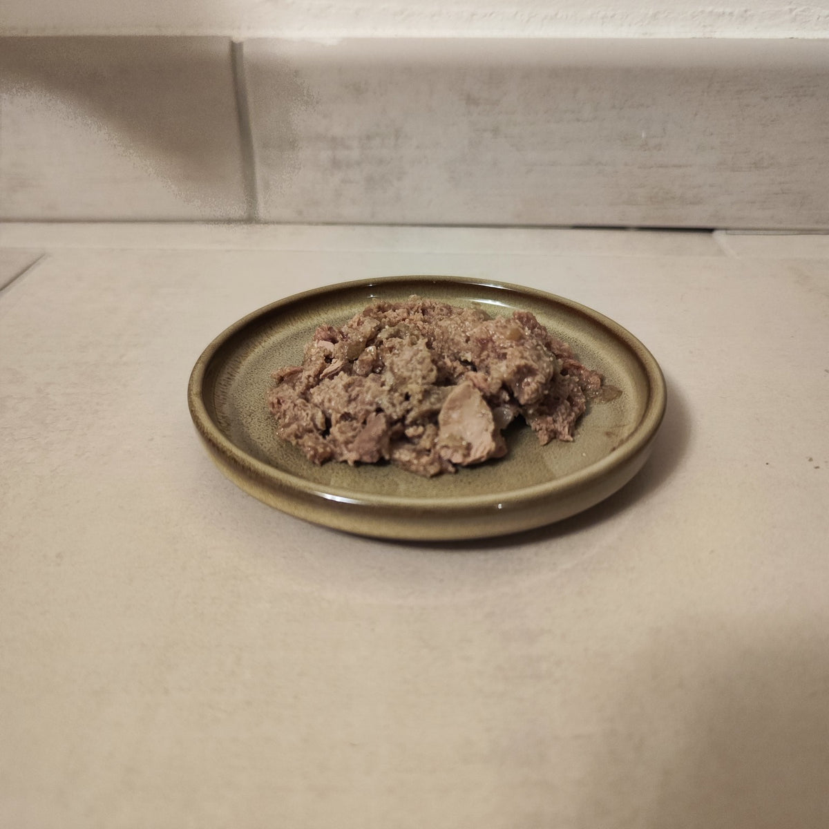 Gamelle en céramique pour pâtée de chat coloris Sable