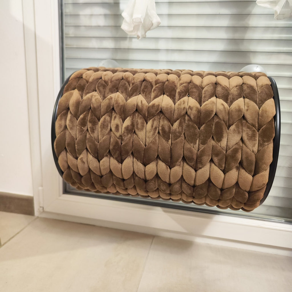 Lit pour chat Riley brun avec espace intérieur et couchage supérieur