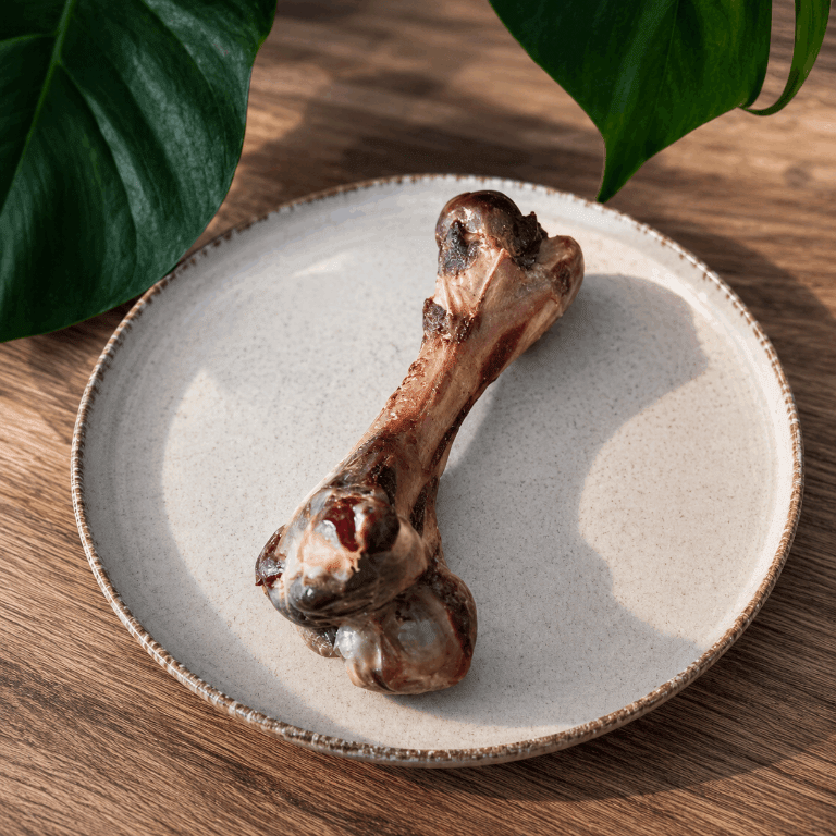 Farmz Serrano – Os de porc fumé pour chien - Boutique Aux Trois Pattes